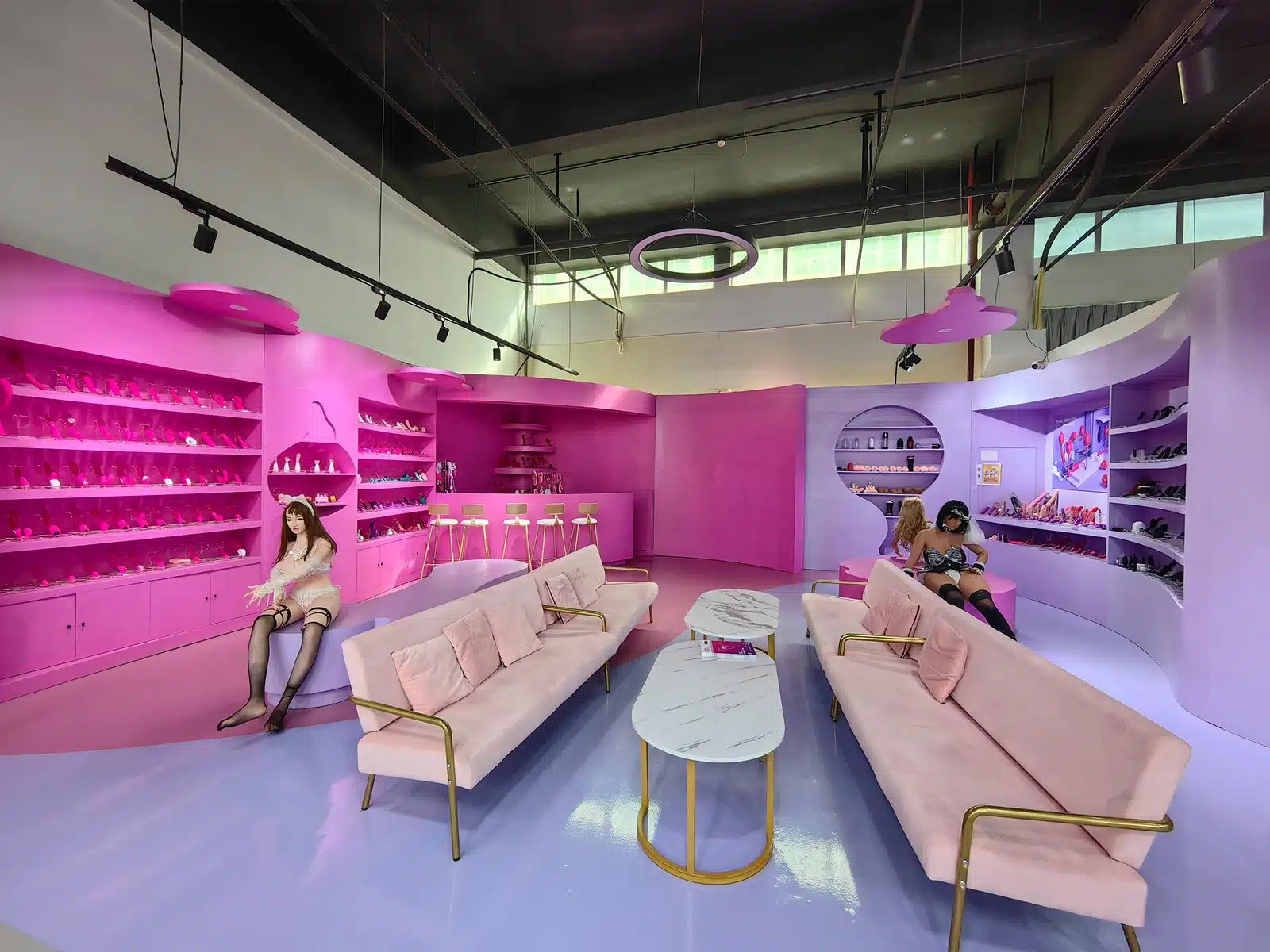 Pictures of the luxora showroom