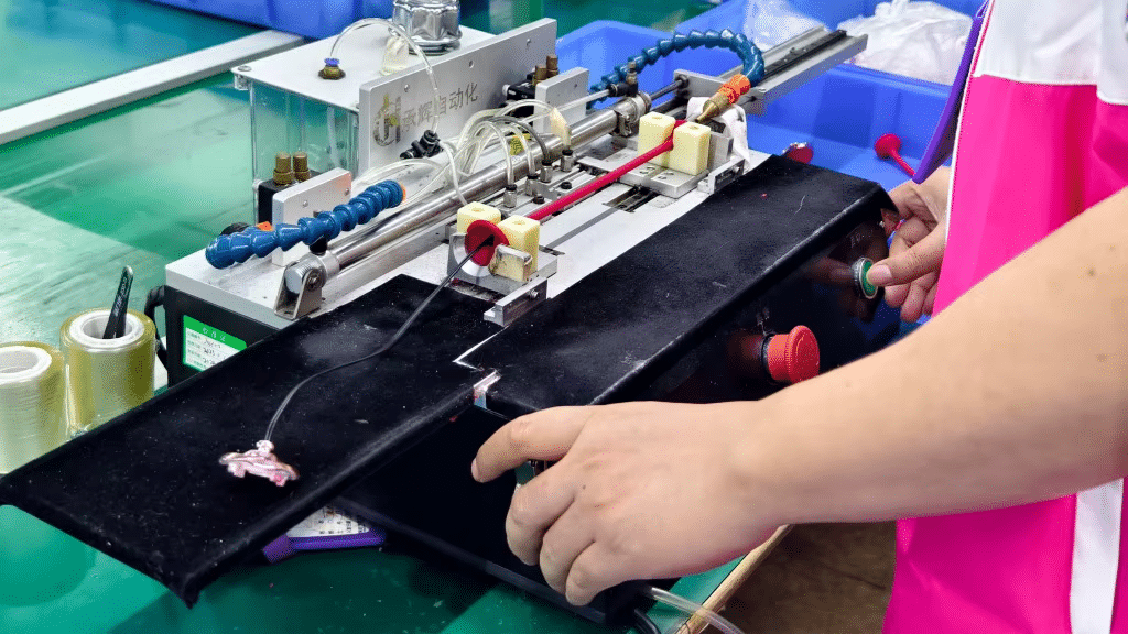 Threading-Wire-Machine